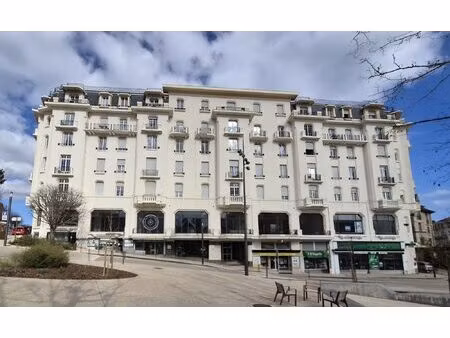 studio alliant charme et confort au coeur de la ville de châtel