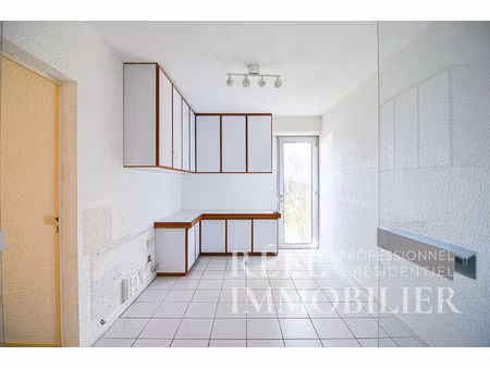 location commerce 135 m² à auch (32000)