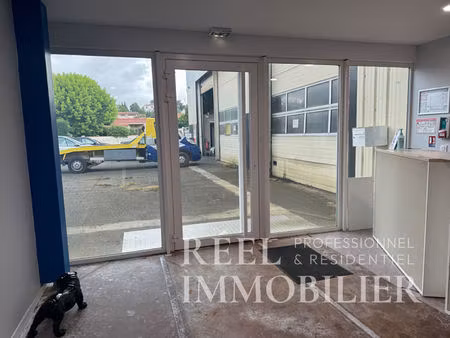 vente local industriel 570 m² auch (32000)