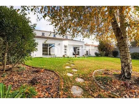 3 suites parentales  terrain piscinable  garage