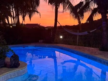 belle maison t5 avec piscine dans un lotissement