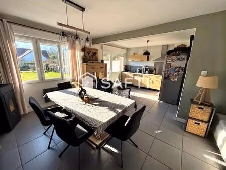 une maison 3 chambres  combles et garage