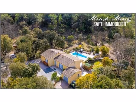 villa 120 m2 habitable - 3 ch et 2 pièces d'eau - dépendance de 12 m2 aménagée en une quat