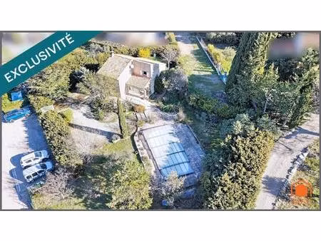 villa de 91m² sur 1376m² de terrain clos avec piscine