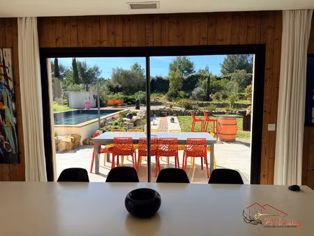 magnifique villa contemporaine plain-pied sur 3350 m2 de terrain