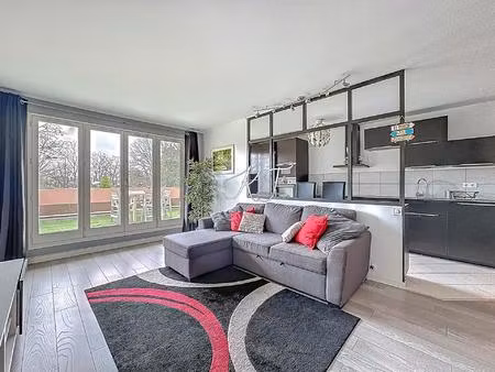 appartement lumineux avec grande terrasse