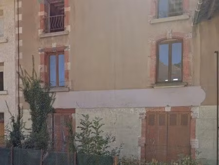 38620 saint bueil  à vendre une maison à renover avec possibil