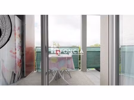 le mee sur seine : immeuble des années 2015  appartement t2 de 38m2 plus terrasse et place