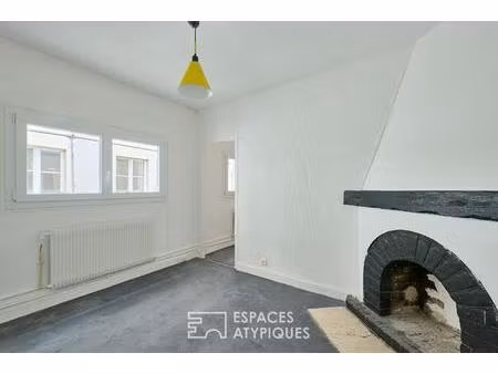 dernier étage avec coursive à repenser aux abbesses