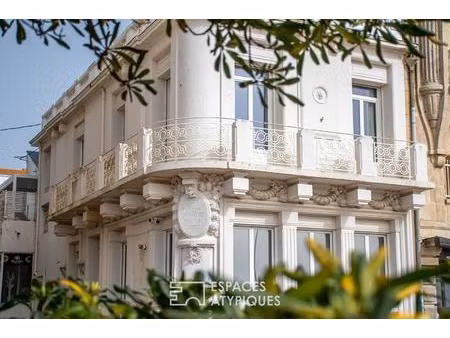 villa balnéaire avec ascenseur et garage face à la mer
