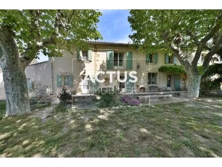 grand mas avec piscine en campagne