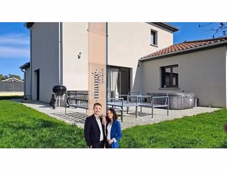 maison - 4 chambres - 1 bureau - buanderie - garage - jardin - terrasse