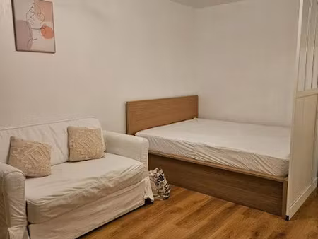 location meublée appartement 1 pièce 25 m² à cergy (95000)  790 €