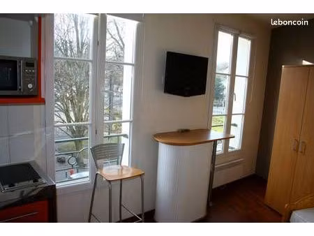 studio meublé très bien situé en hypercentre au 86 rue de geôle (éligible apl)