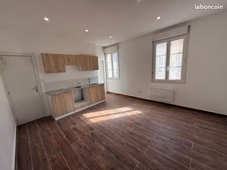 studio rénové – lumineux – proche gare choisy-le-roi