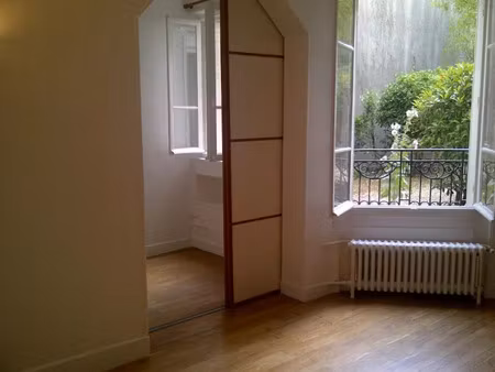 location appartement 1 pièce 26 m² à courbevoie (92400)  882 €