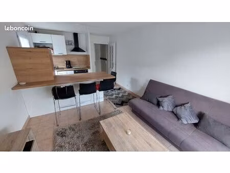 location f2 meublé port fréjus à l'année