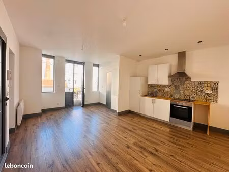 appartement à louer place de l'eglise