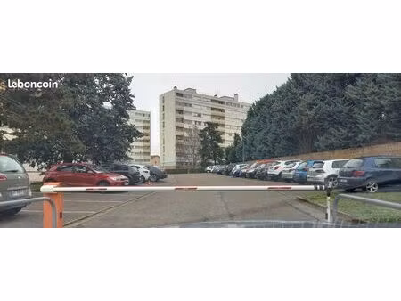 garage securise laennec