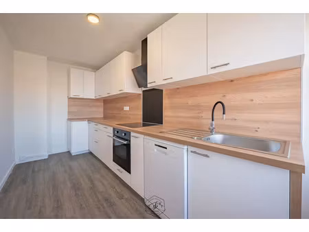 location meublée appartement 4 pièces 90 m² à amneville les thermes (57360)  1 000 €