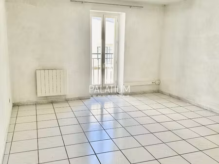 grand appartement t4 hyper centre ville