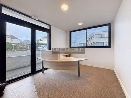 location bureaux et commerces à plérin (22190) : à louer / 50m² plérin
