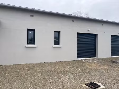 location locaux professionnels 230 m² à plomelin (29700)  1 500 €