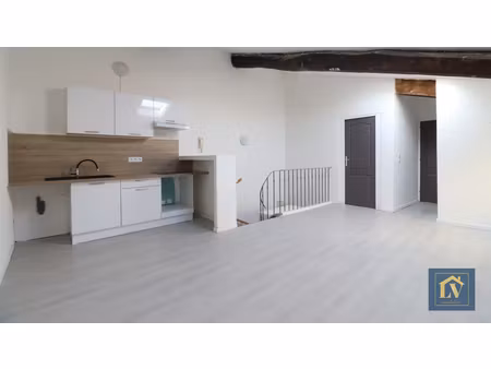 a louer appartement 2 pièces rénové et climatisé au 3 ème étage