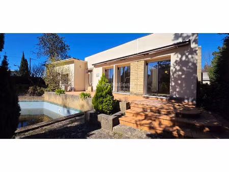 maison de 152 m2  piscine et garage sur 1117m²