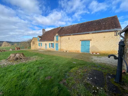 dans le perche  charmante maison de campagne située en bout de chemin.