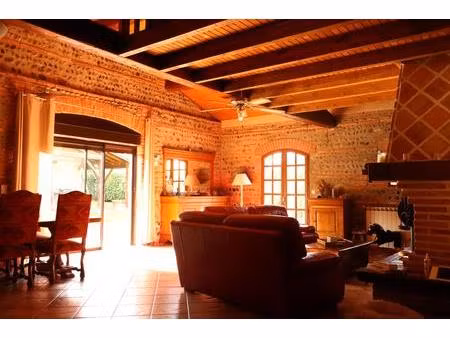 toulousaine avec piscine et dépendance