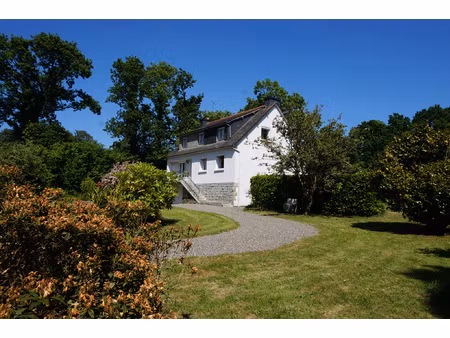 grande maison familiale  6 chambres  avec terrain arboré