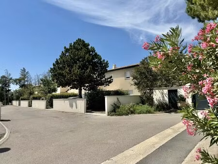 location maison 4 pièces 88 m2 à salon-de-provence