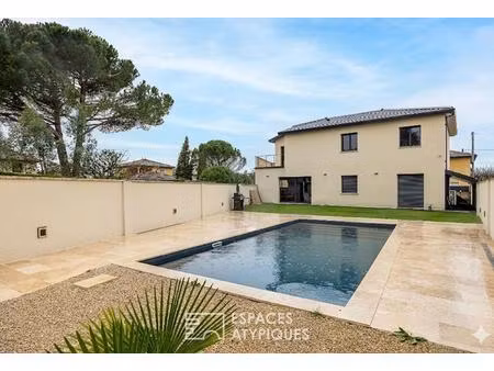 maison moderne avec piscine