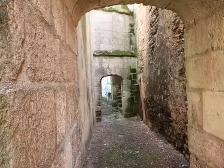 maison de ville en pierre située à villars 3 pièces 98 m2