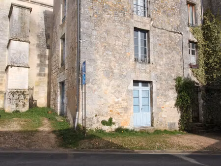 maison de ville en pierre située à villars 3 pièces 75 m2