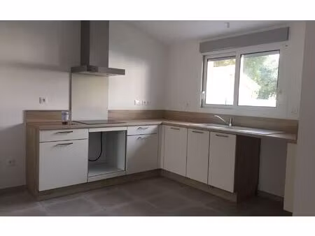 location appartement  m² t-3 à hinx  722 €