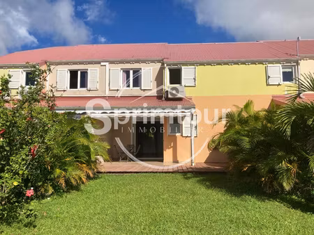 t4 duplex rénové résidence avec piscine  jardinet privatif