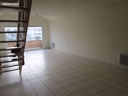 appartement t4 avec balcon au sud