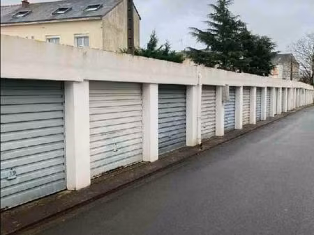 garage/box fermé  résidence les ormeaux