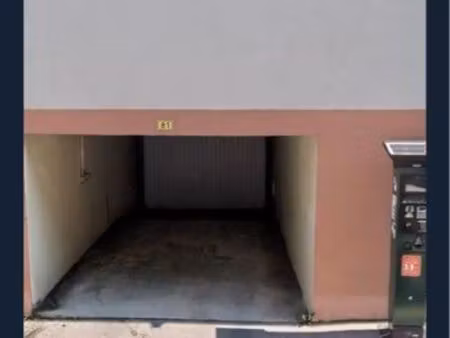 location double box garage 20m2