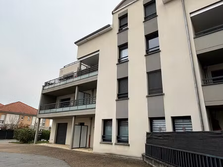 appartement maizieres les metz 2 pièce(s) 34 m2 - balcon - 2 places de parking