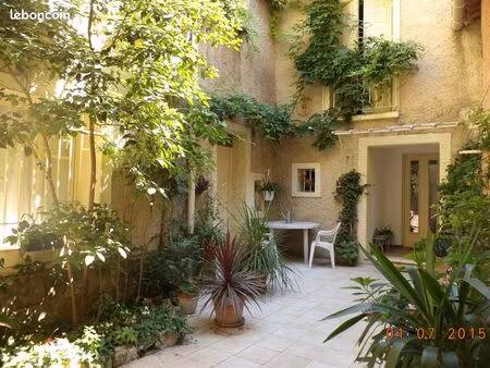 studio meublé rénové très calme