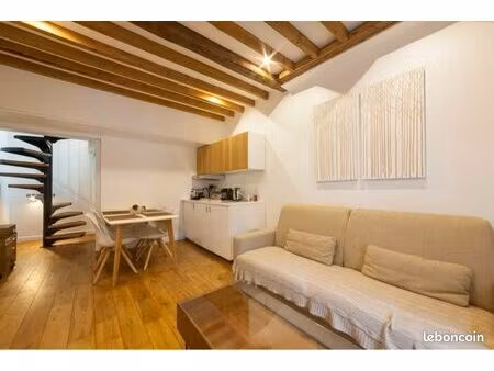 duplex 2 pièces (1 chambre) à louer — paris 6ème  rue saint‑andré des arts (quartier latin