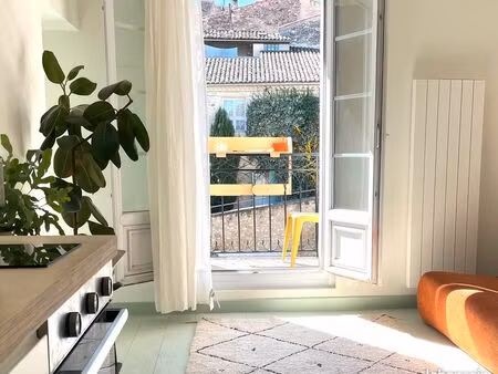 appartement meublé lumineux avec balcon – location flexible