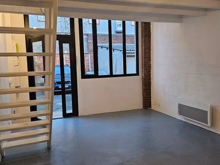 atelier d'artiste à louer