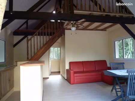 bungalow indépendant sur terrain arboré au calme