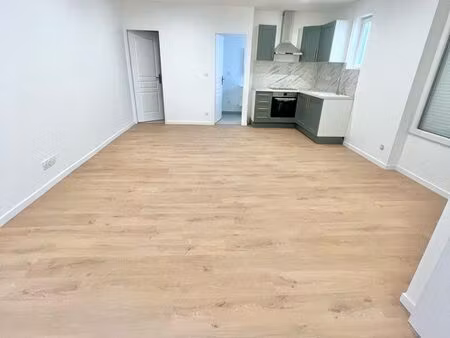 ? t2 haut de gamme de 50 m² avec balcon privatif – résidence premium hyper-centre pont-de-