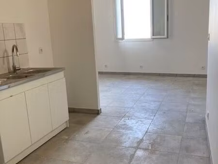 f2bis - sète - av. mal juin