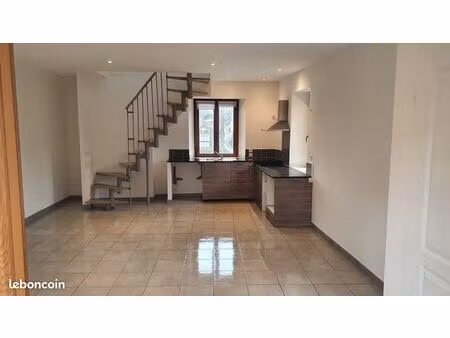 maison mitoyenne 3 pièces avec jardin et garage privés